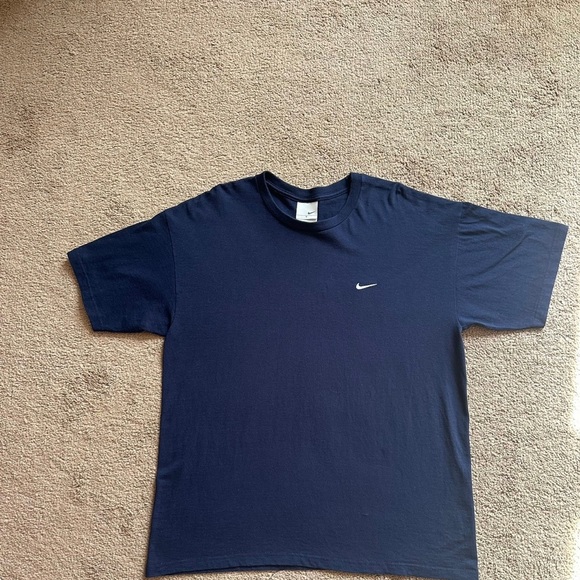 Nike shirt - Picture 3 of 5